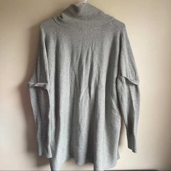 Cabi 3303 Charlotte Gray Poncho Dolman Sweater - Picture 6 of 7